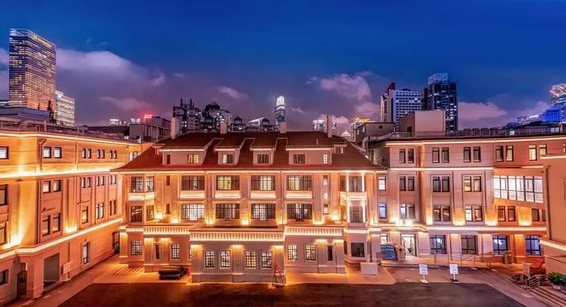 滬上百年歷史建筑群修繕后“變裝”現(xiàn)代化醫(yī)院 滬上百年歷史建筑群修繕后“變裝”現(xiàn)代化醫(yī)院